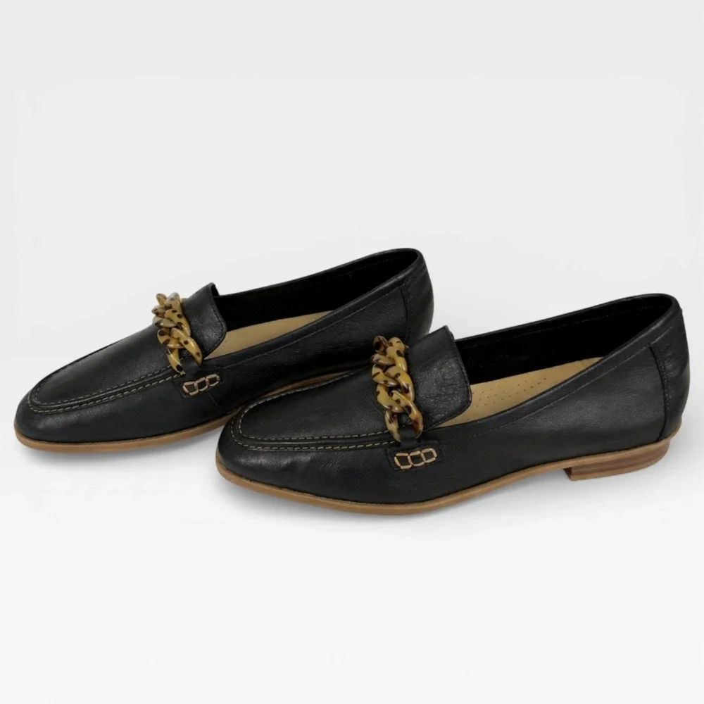 CLARKS Artisan Sarafyna Iris Black Leather Tortoise Chain Loafer Womens Size 8.5